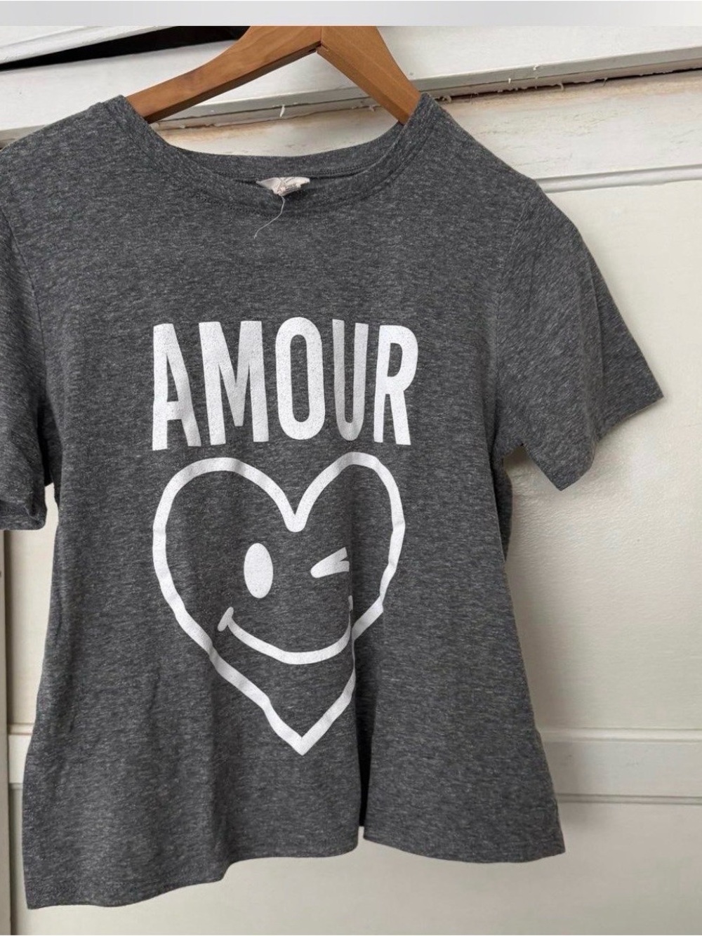 Grey "Amour" graphic tee #amour #graphictee #feminine Cotton Bonjour